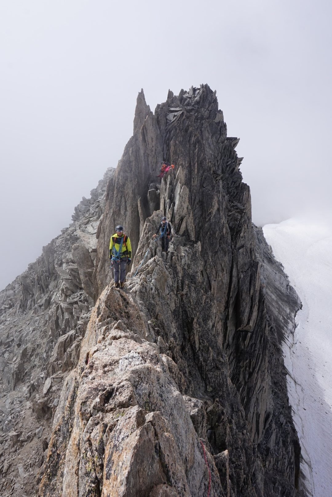 Alpinisme aiguille d'Entrêve guide de haute montagne initiation