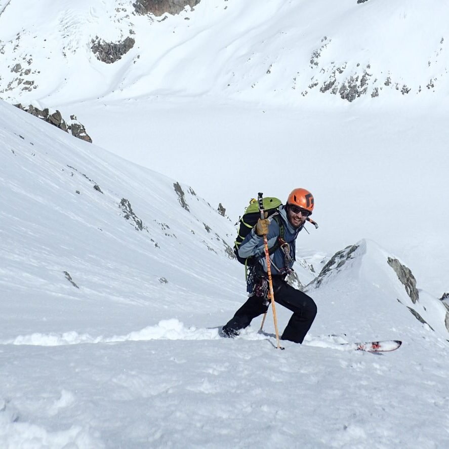 Ski de pente raide clement guide de haute montagne ski Chamonix